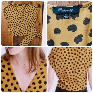 Sash-tie wrap top in painted spots